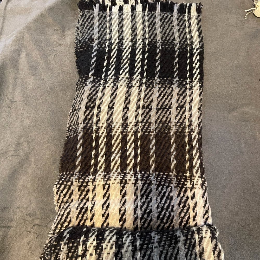 Thick Plaid Scarf 🖤